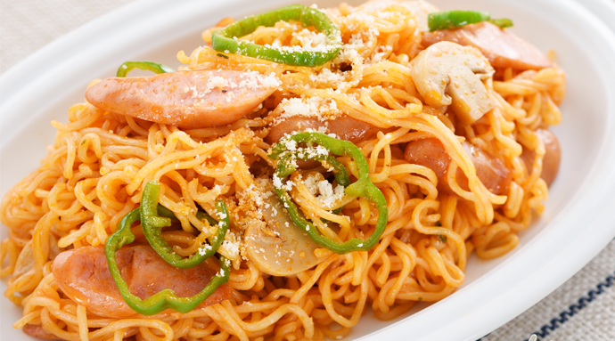 サッポロ一番で喫茶店のナポリタン