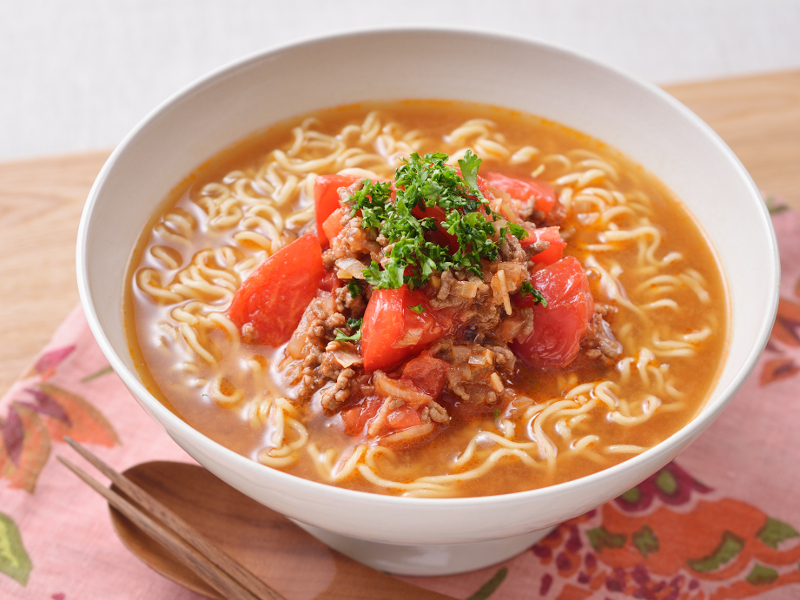 生トマトミートソースみそラーメン