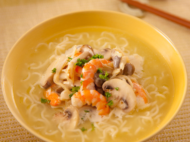 えびのクリーム煮のせラーメン