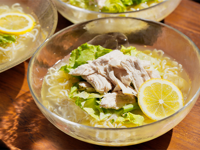 塩 番 サッポロ ラーメン 一 【サッポロ一番（塩）】で美味！ 初夏のきゅうりラーメン（ミモレ編集部）