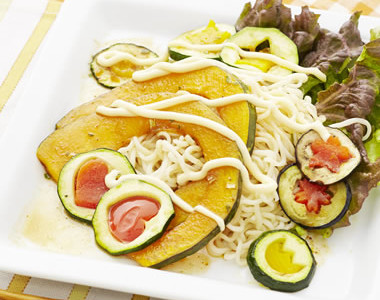 夏バテ防止に。 夏野菜のサラダー麺