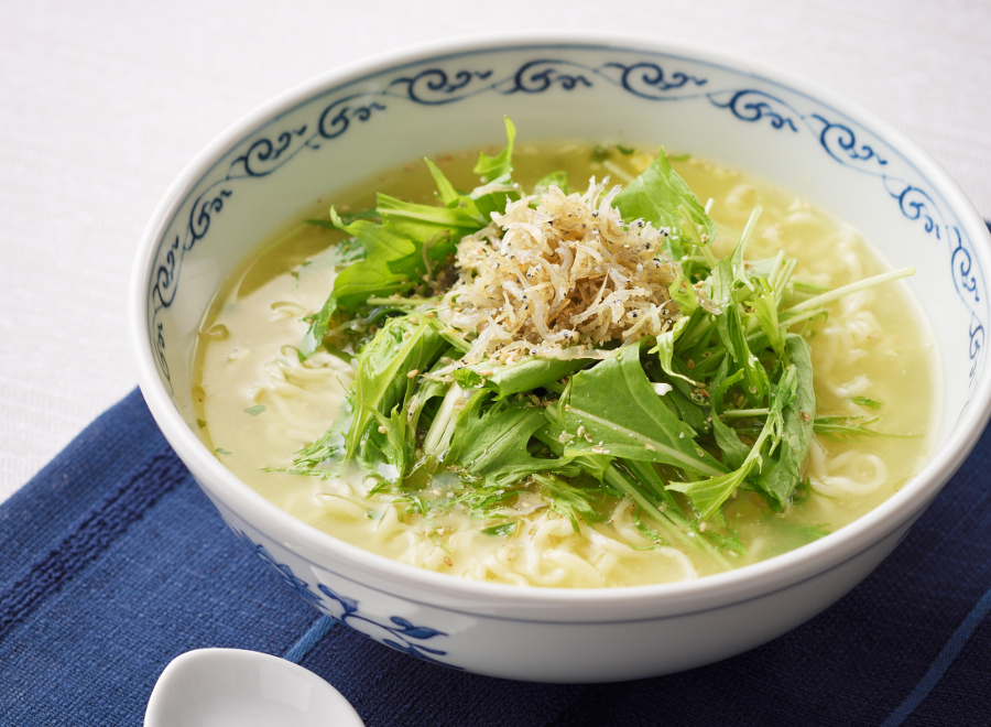 たっぷり水菜とカリカリしらすの塩ラーメン