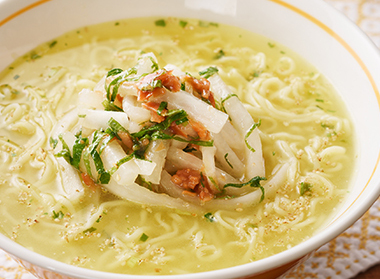 大根大量消費！さっぱり梅大根塩ラーメン