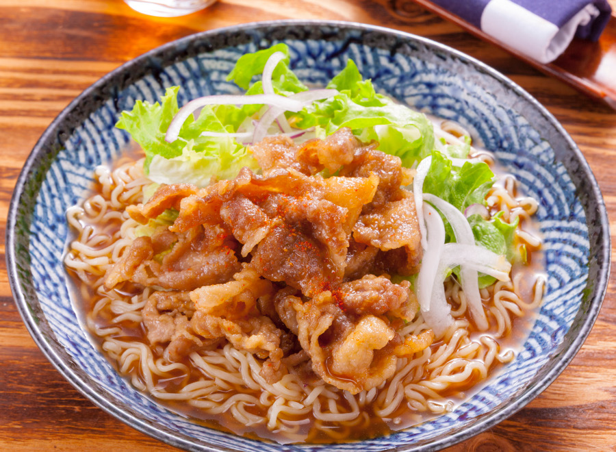 肉と野菜のボリュームラーメン