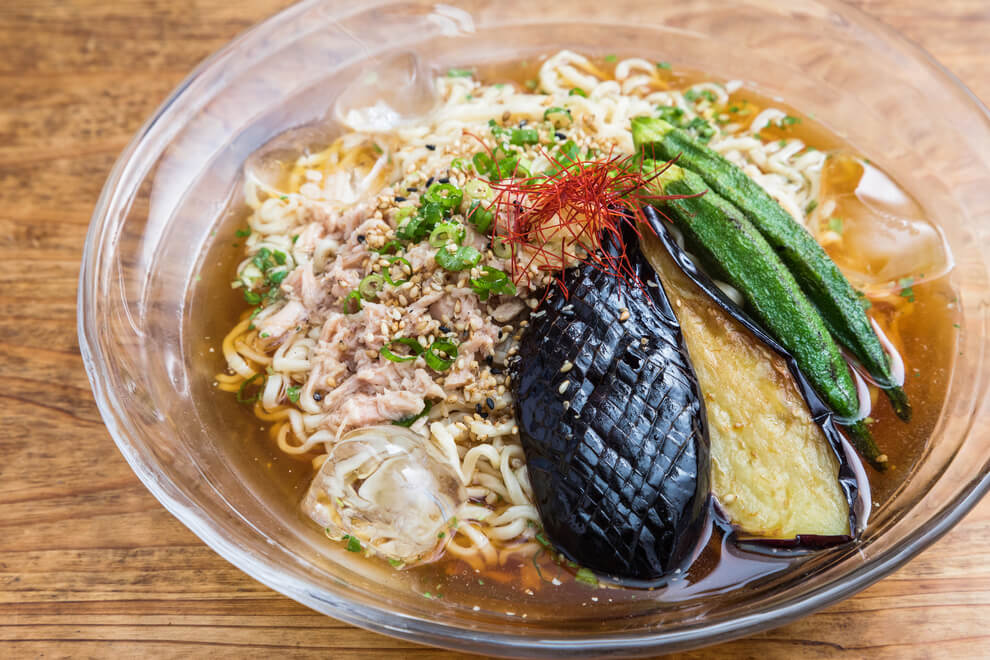 揚げなすとツナのピリ辛ごま味冷やしラーメン