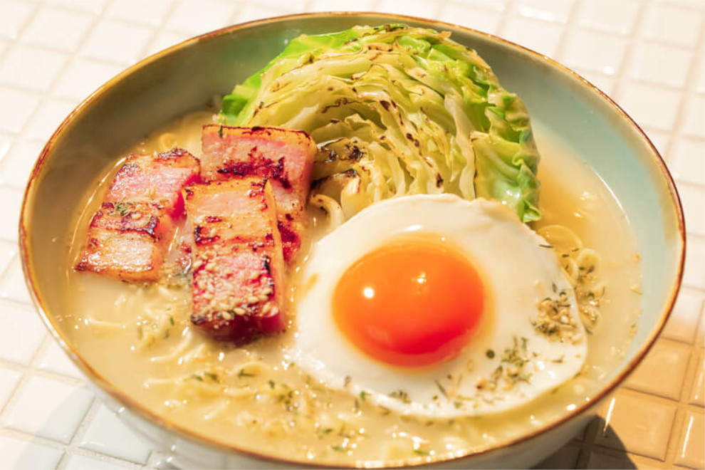 春先取りの塩とんこつらーめん