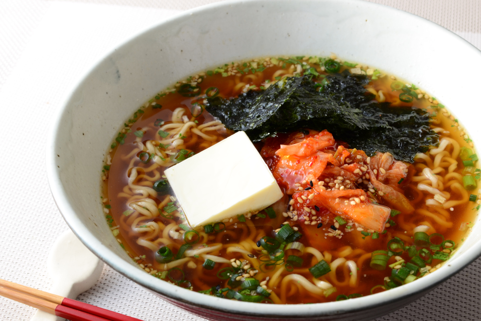 のりキムチーズでクリーミーごま味ラーメン