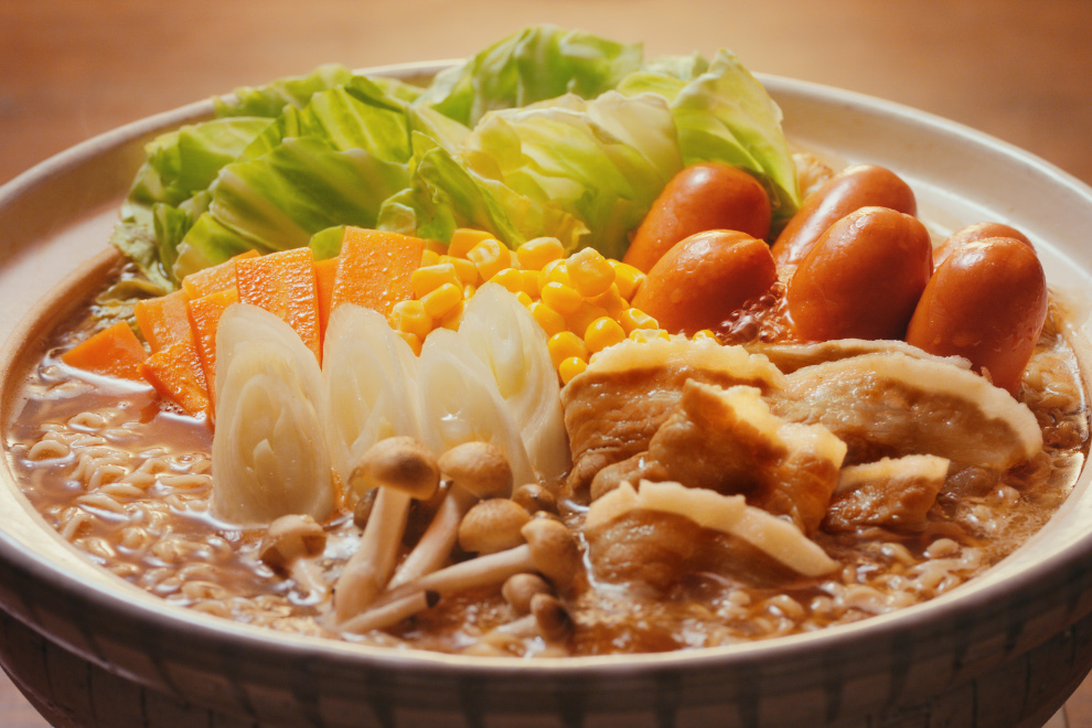 鍋つゆいらずの簡単みそラーメン鍋