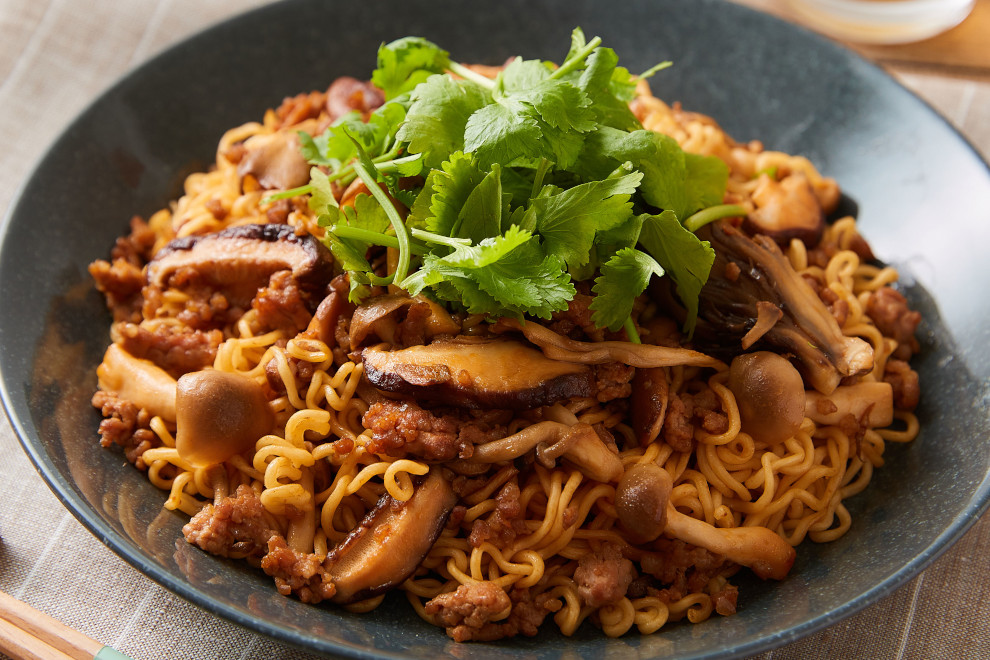 旨辛みそのきのこ和え麺