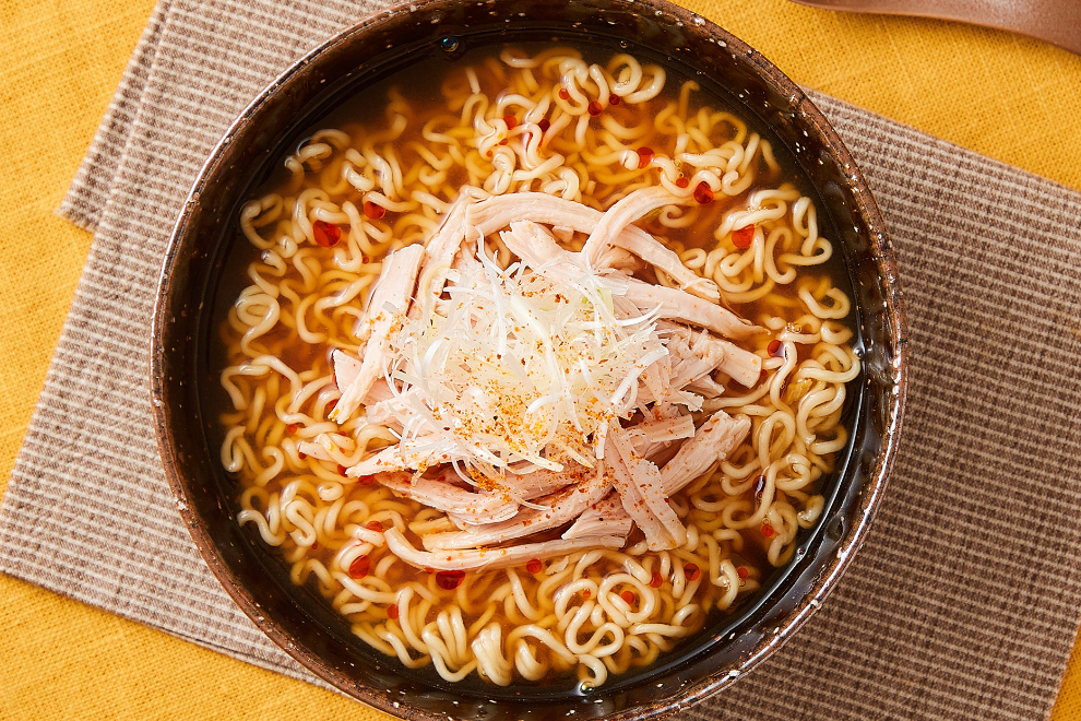 鶏肉のピリ辛長ネギ和えラーメン
