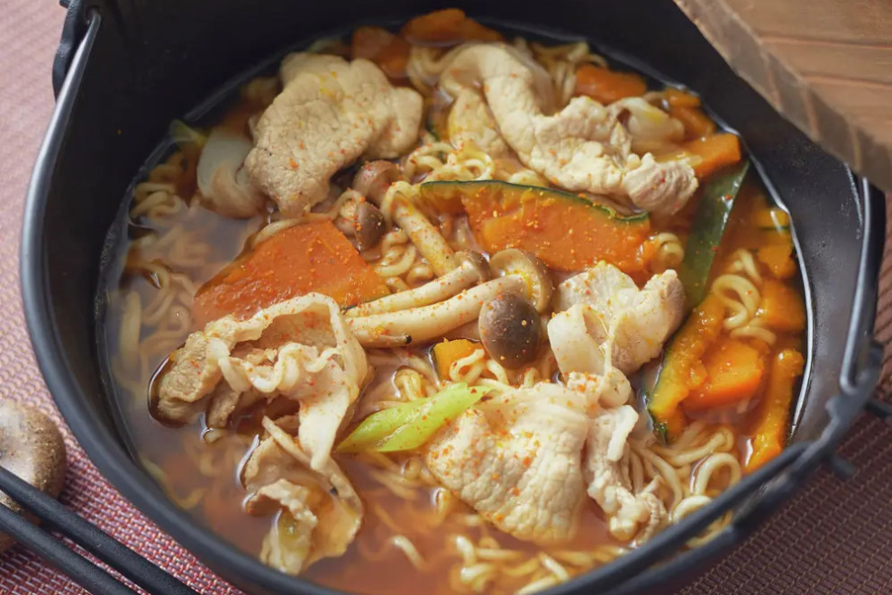 ほうとう風かぼちゃ入りみそラーメン