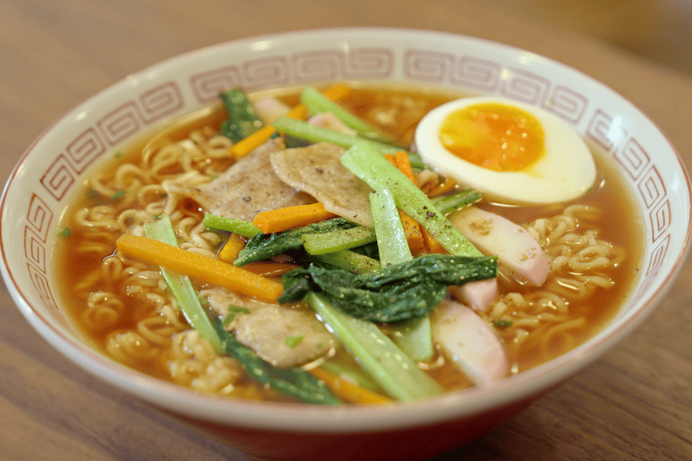 こだわり肉野菜炒めのしょうゆ味ラーメン