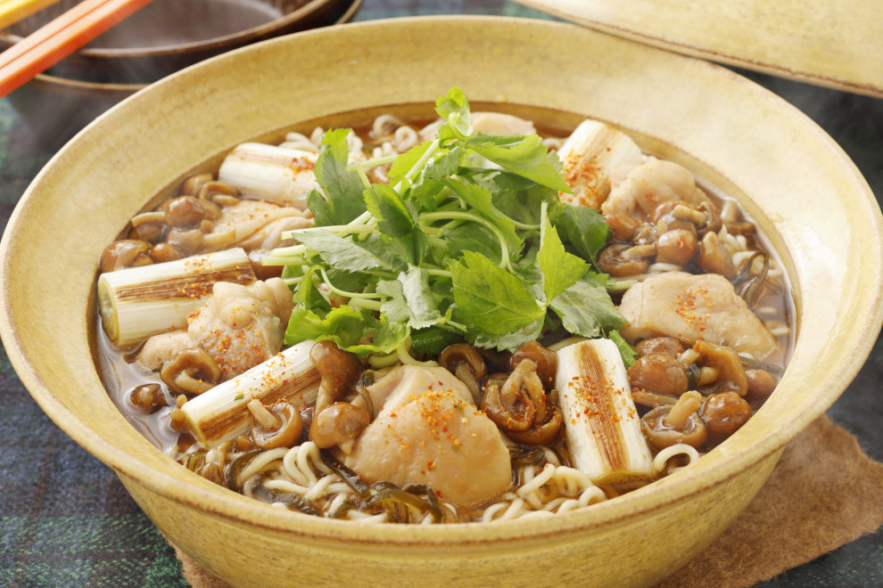 うまみ鶏となめこの和風とろみラーメン鍋