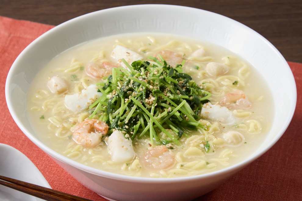 シーフードと豆苗の旨みたっぷりラーメン