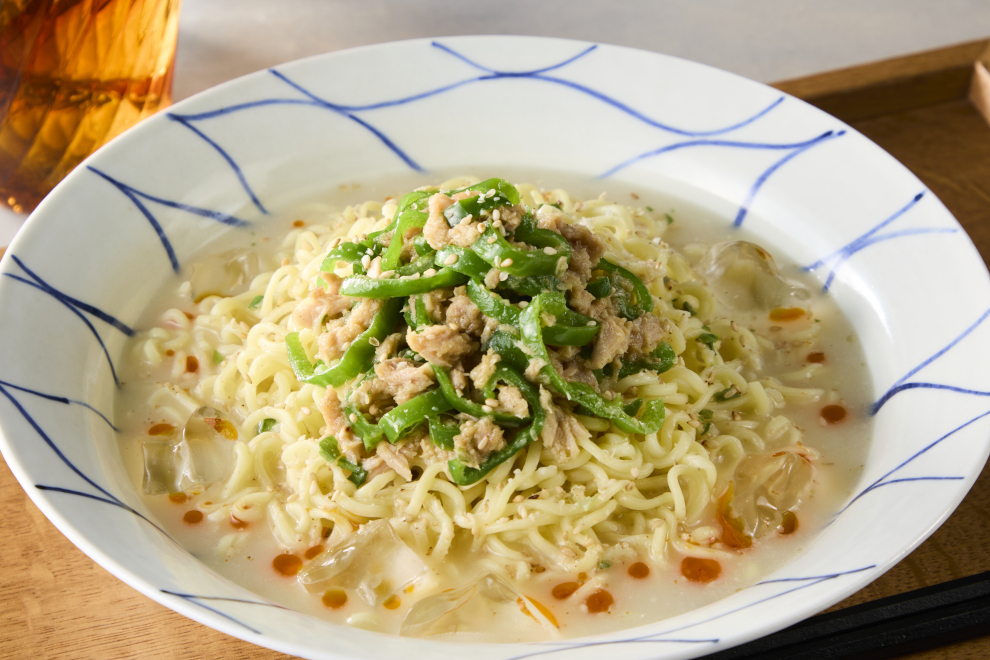 やみつき無限ピーマンの冷やしとんこつラーメン